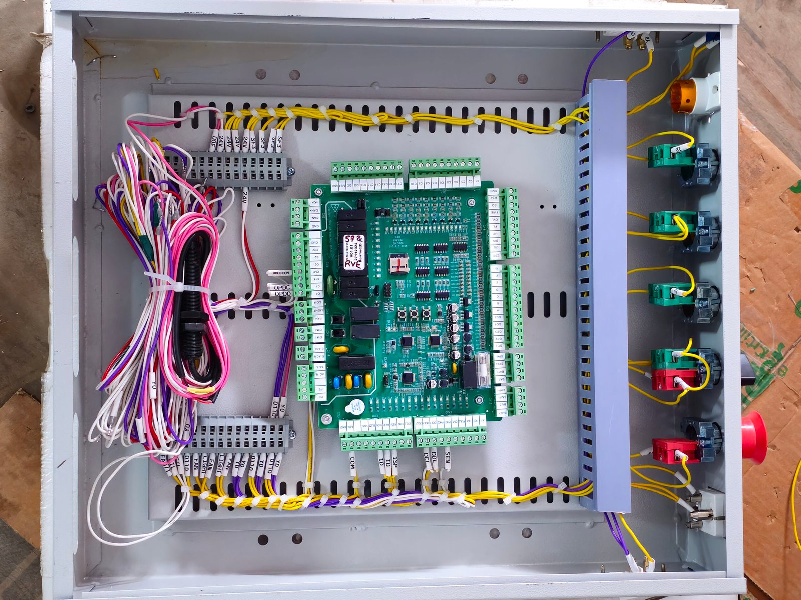 Junction box with CTB card for Monarch Gearless semi serial panel - Image 3